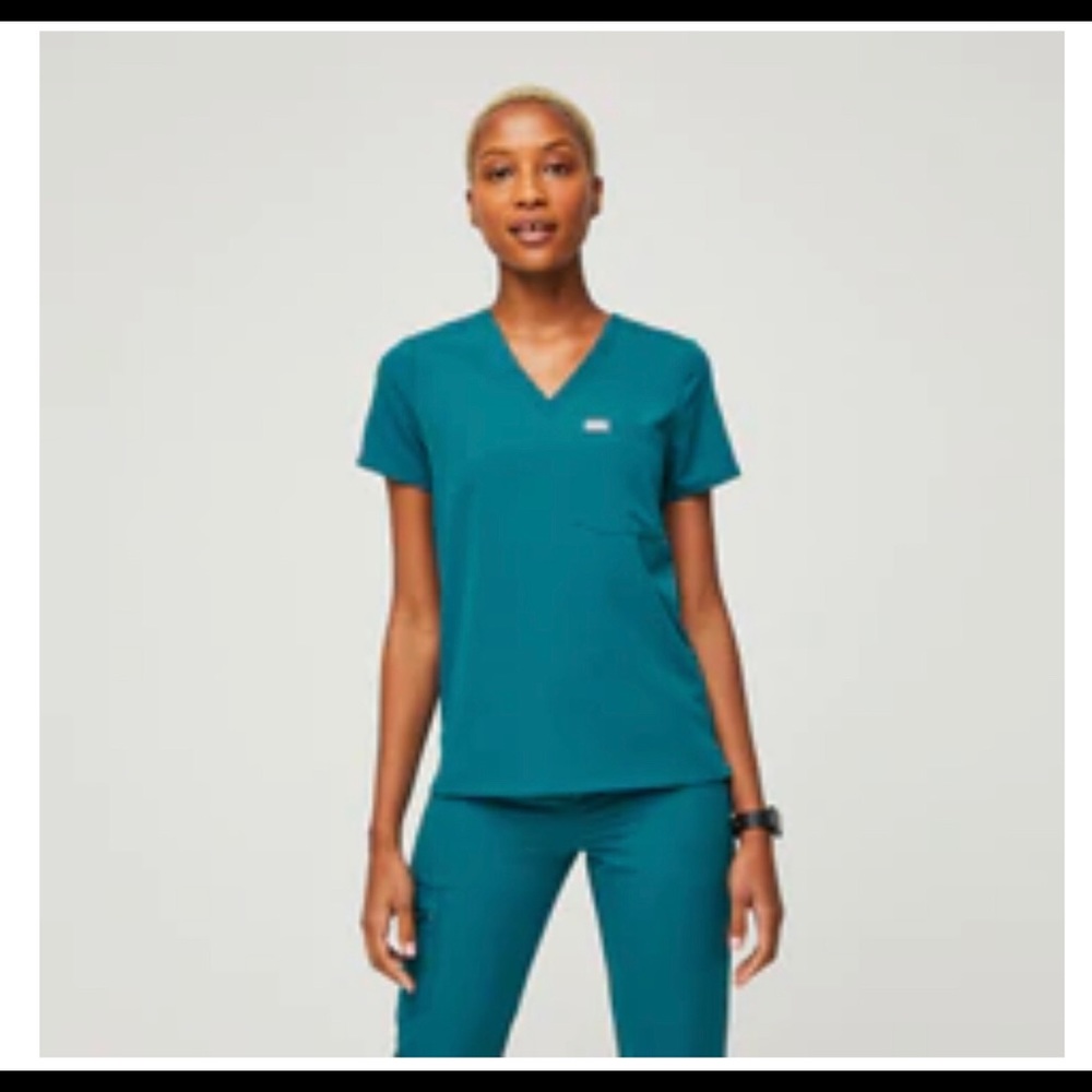 FIGS Small Catarina Scrub Top